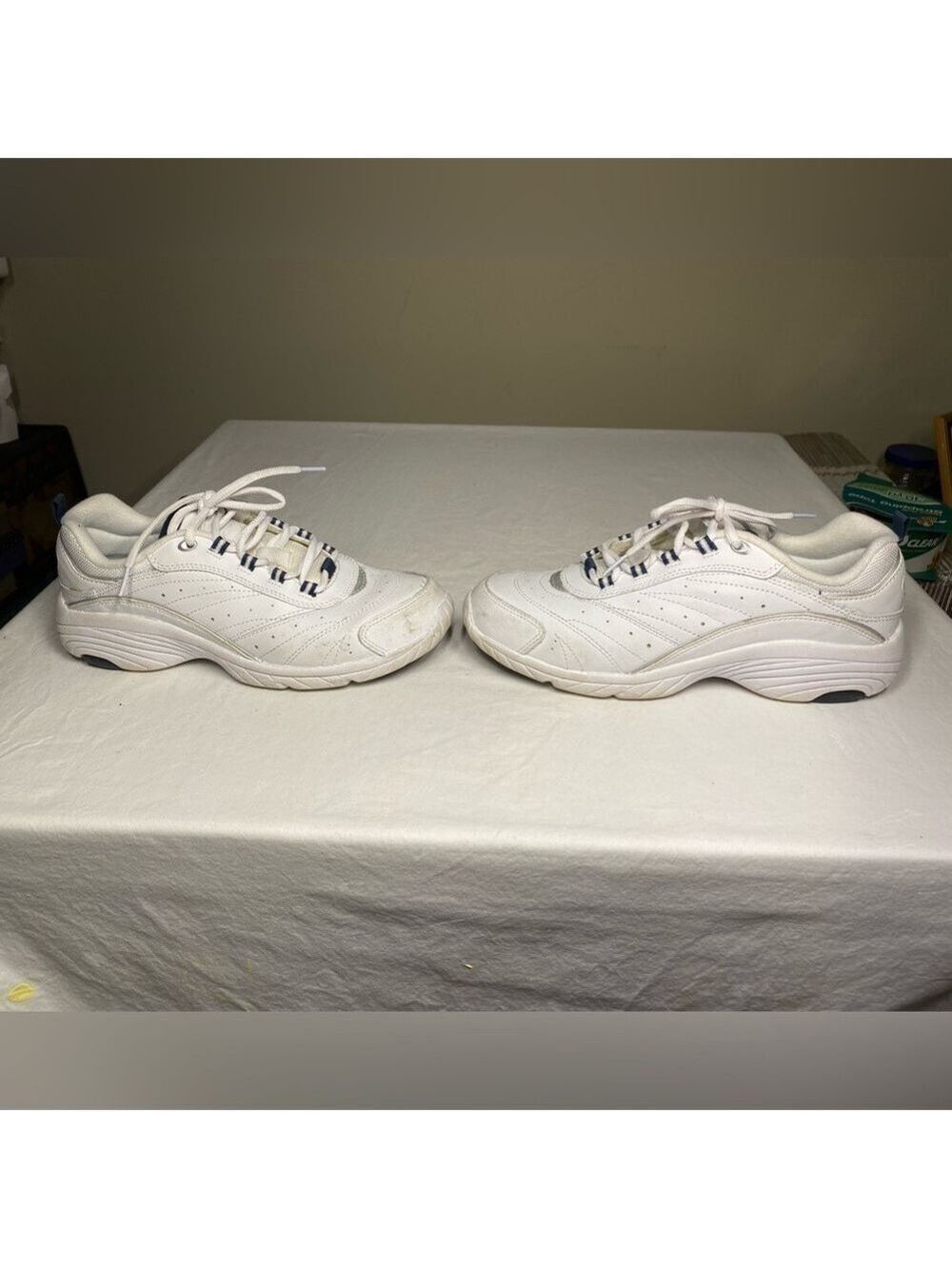 Easy Spirit Women’s White Walking Shoes 8.5